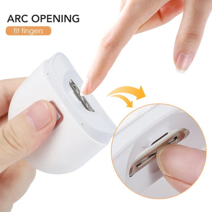 Finger nail clippers